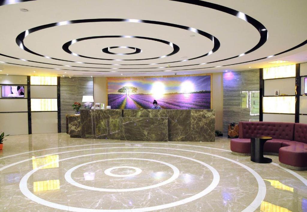 Lavande Hotel Guangzhou Shangxiajiu Pedestrian Street Hualin Temple Metro Station Eksteriør bilde