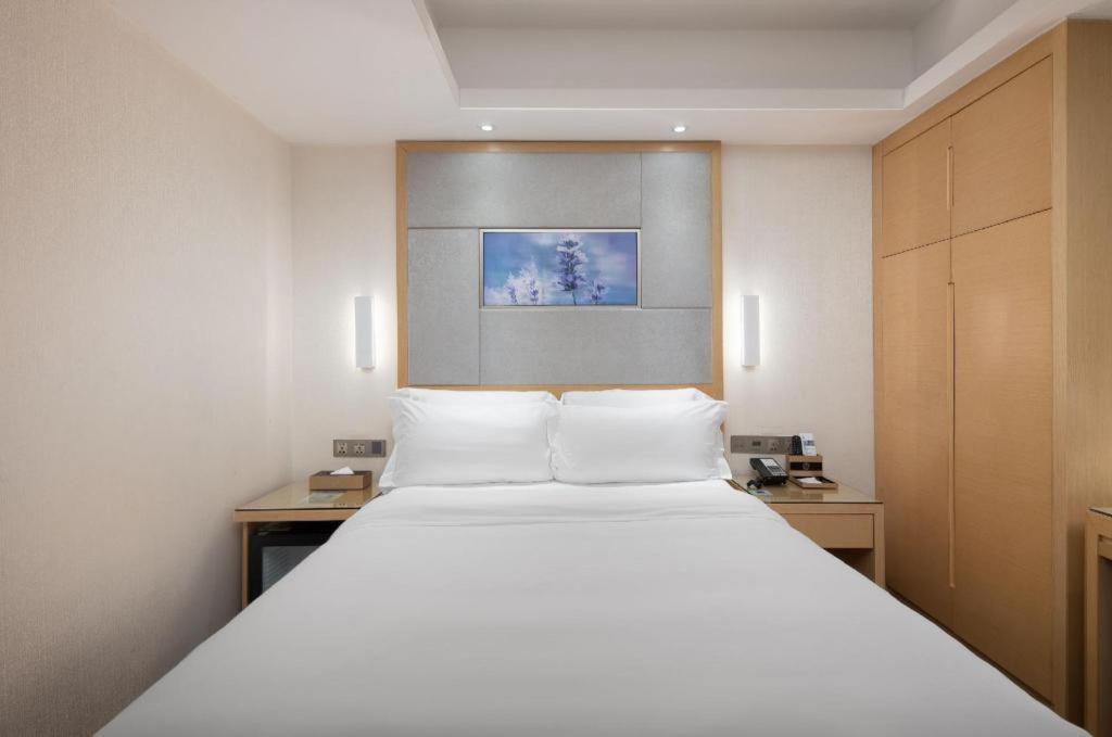 Lavande Hotel Guangzhou Shangxiajiu Pedestrian Street Hualin Temple Metro Station Eksteriør bilde