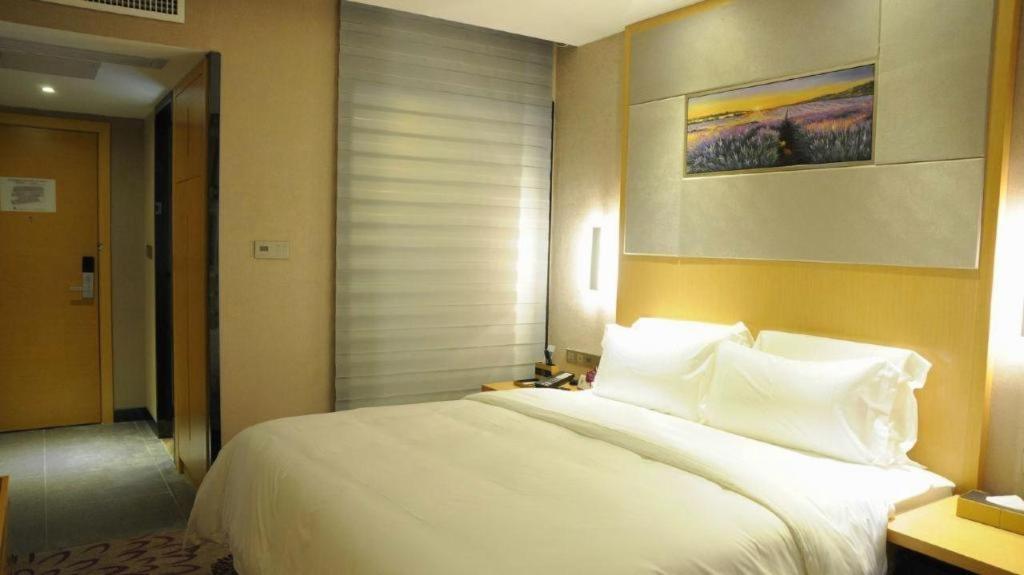 Lavande Hotel Guangzhou Shangxiajiu Pedestrian Street Hualin Temple Metro Station Eksteriør bilde