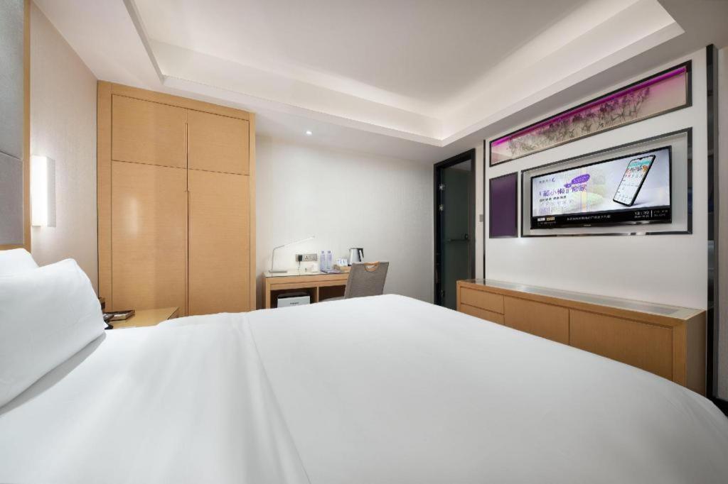 Lavande Hotel Guangzhou Shangxiajiu Pedestrian Street Hualin Temple Metro Station Eksteriør bilde