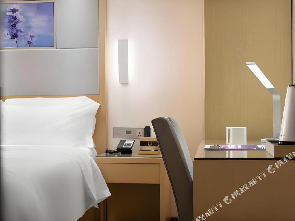 Lavande Hotel Guangzhou Shangxiajiu Pedestrian Street Hualin Temple Metro Station Eksteriør bilde