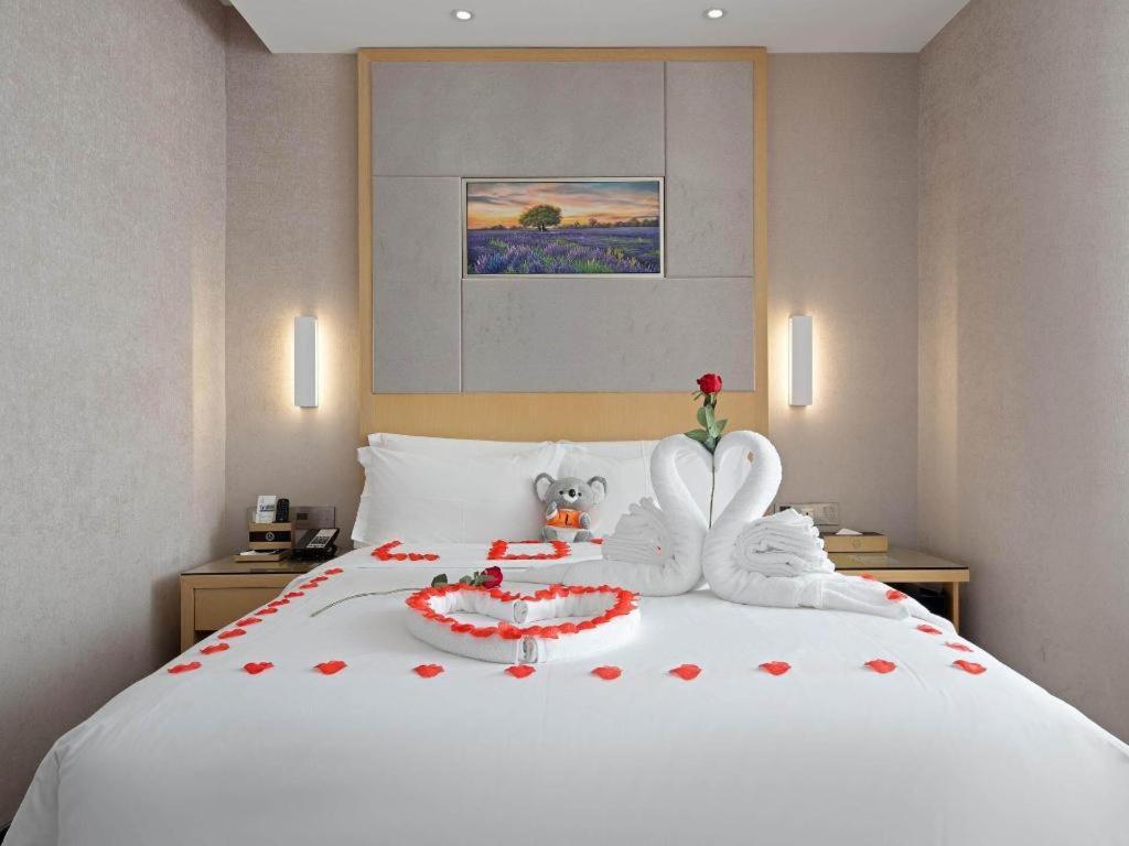 Lavande Hotel Guangzhou Shangxiajiu Pedestrian Street Hualin Temple Metro Station Eksteriør bilde