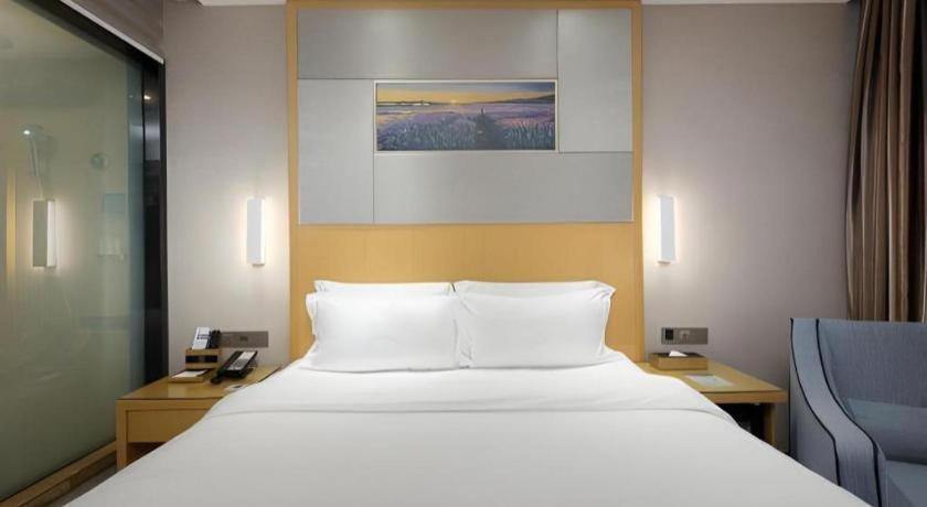 Lavande Hotel Guangzhou Shangxiajiu Pedestrian Street Hualin Temple Metro Station Eksteriør bilde