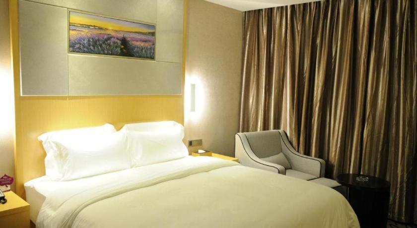 Lavande Hotel Guangzhou Shangxiajiu Pedestrian Street Hualin Temple Metro Station Eksteriør bilde