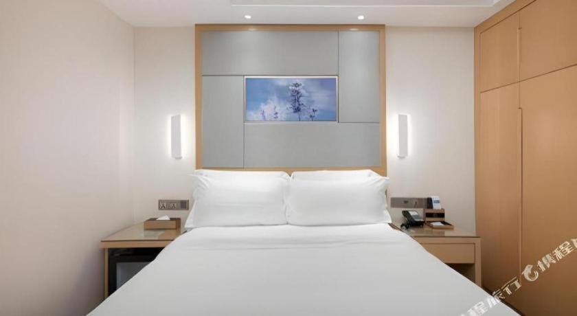 Lavande Hotel Guangzhou Shangxiajiu Pedestrian Street Hualin Temple Metro Station Eksteriør bilde