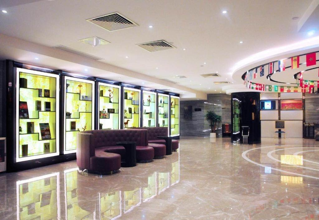 Lavande Hotel Guangzhou Shangxiajiu Pedestrian Street Hualin Temple Metro Station Eksteriør bilde